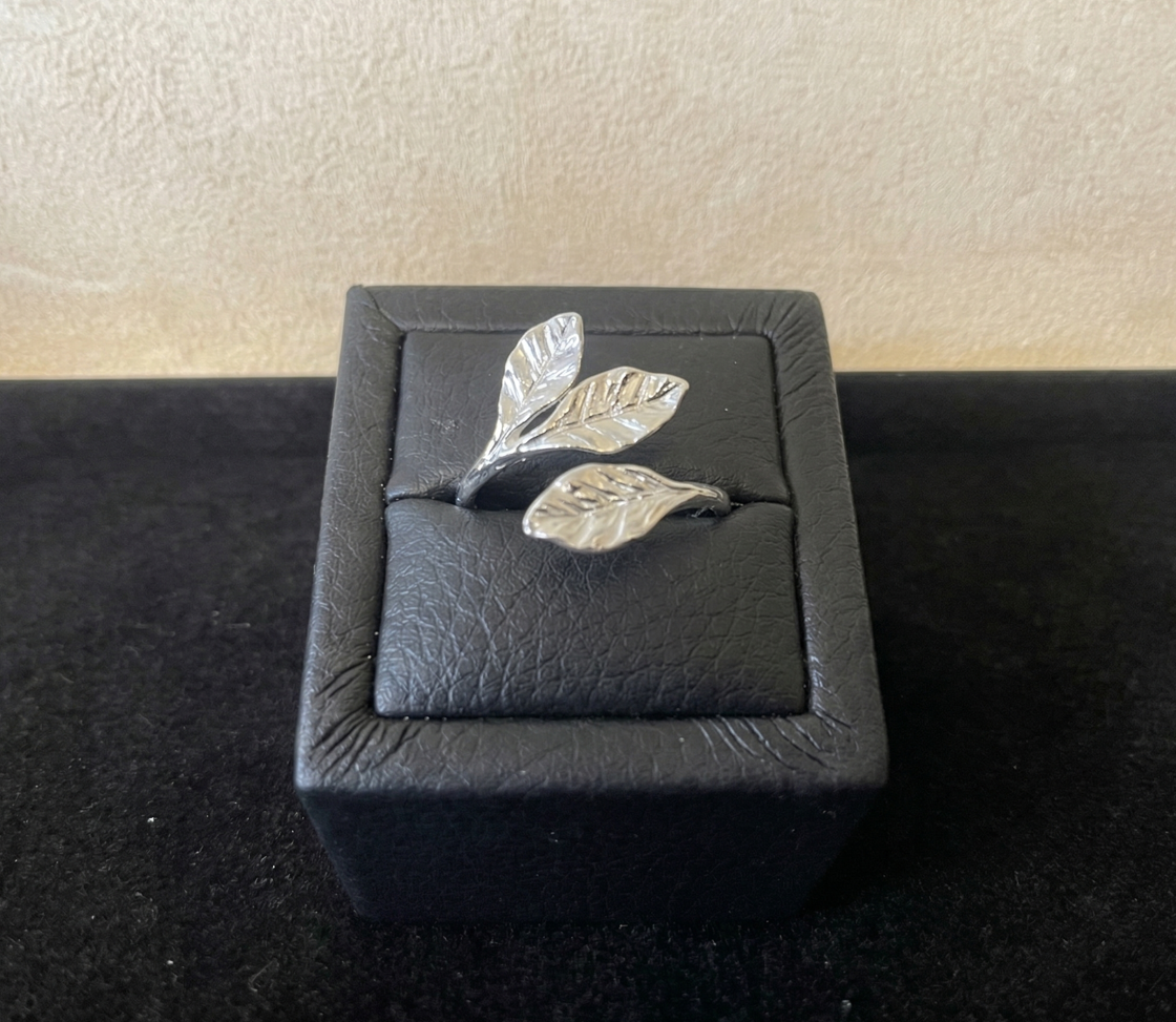 The Twin Willow Wrap Ring